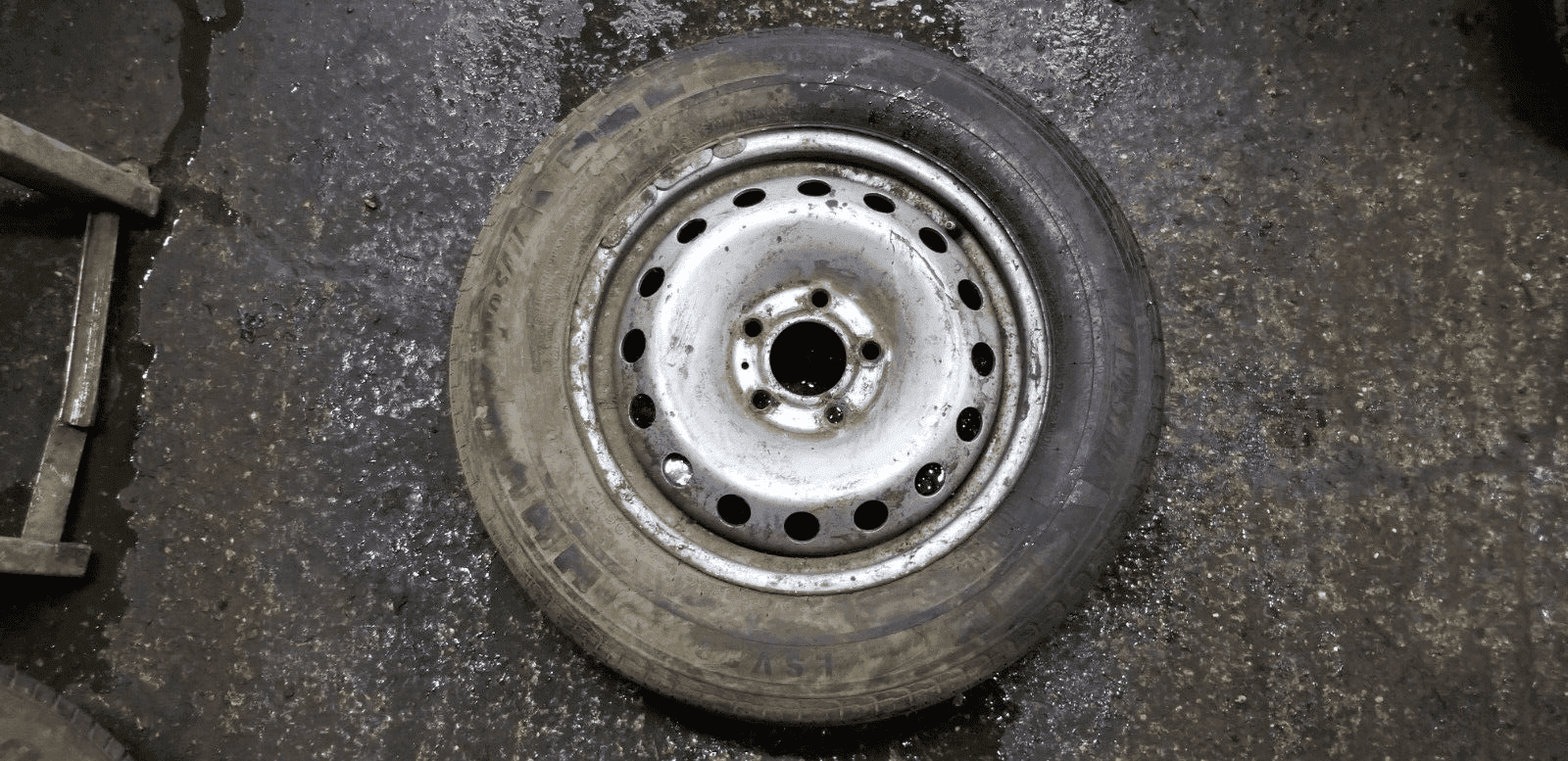 VAUXHALL VIAVARO TRAFIC 16'' STEEL WHEEL & TYRE 205/65R16C