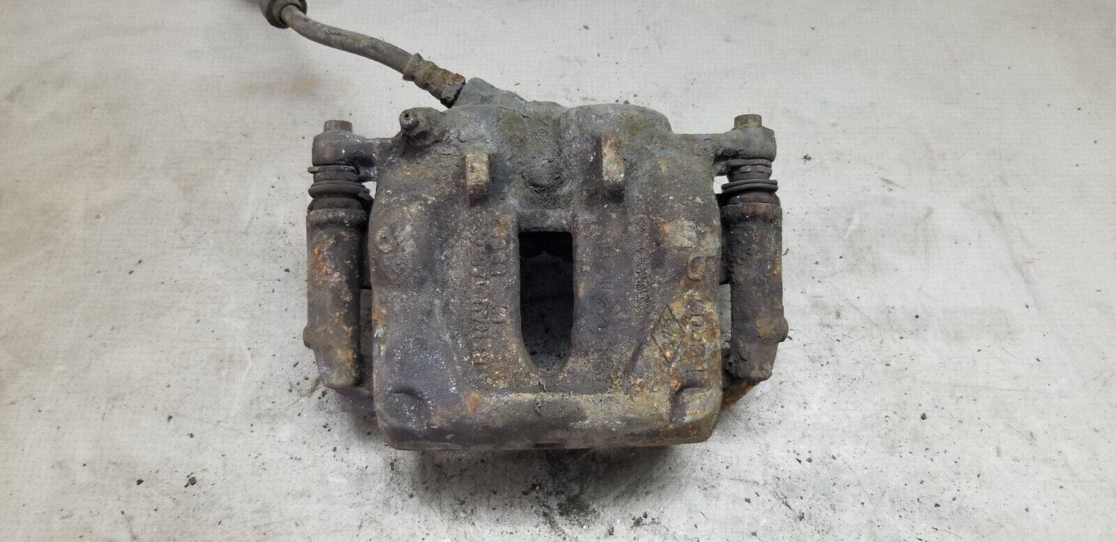 VAUXHALL VIVARO Brake Caliper Drivers Front 2013 2.0 Diesel X83