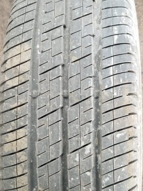 Heavy-duty steel rim with Continental van tyre
