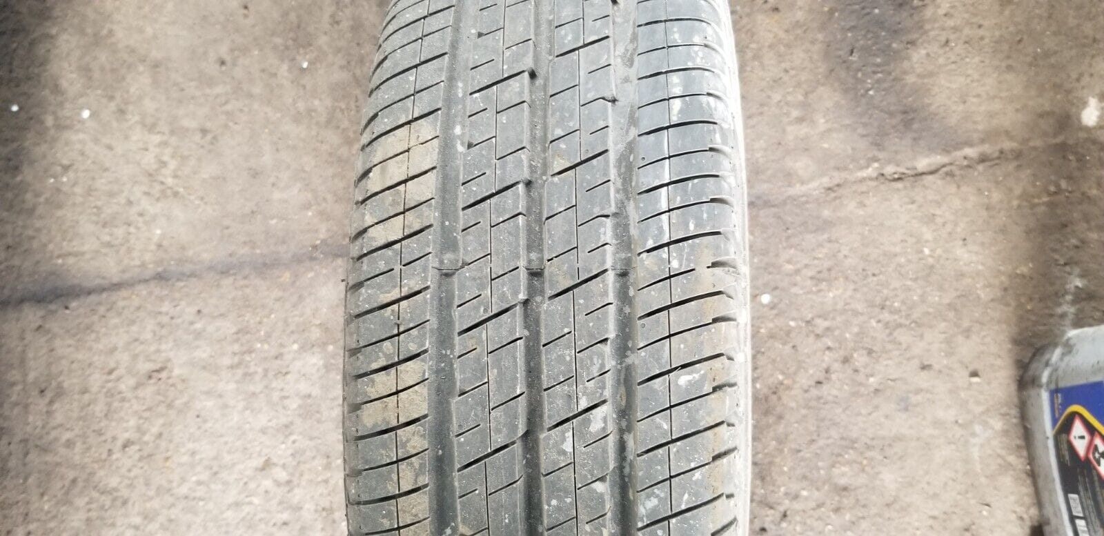 Heavy-duty steel rim with Continental van tyre