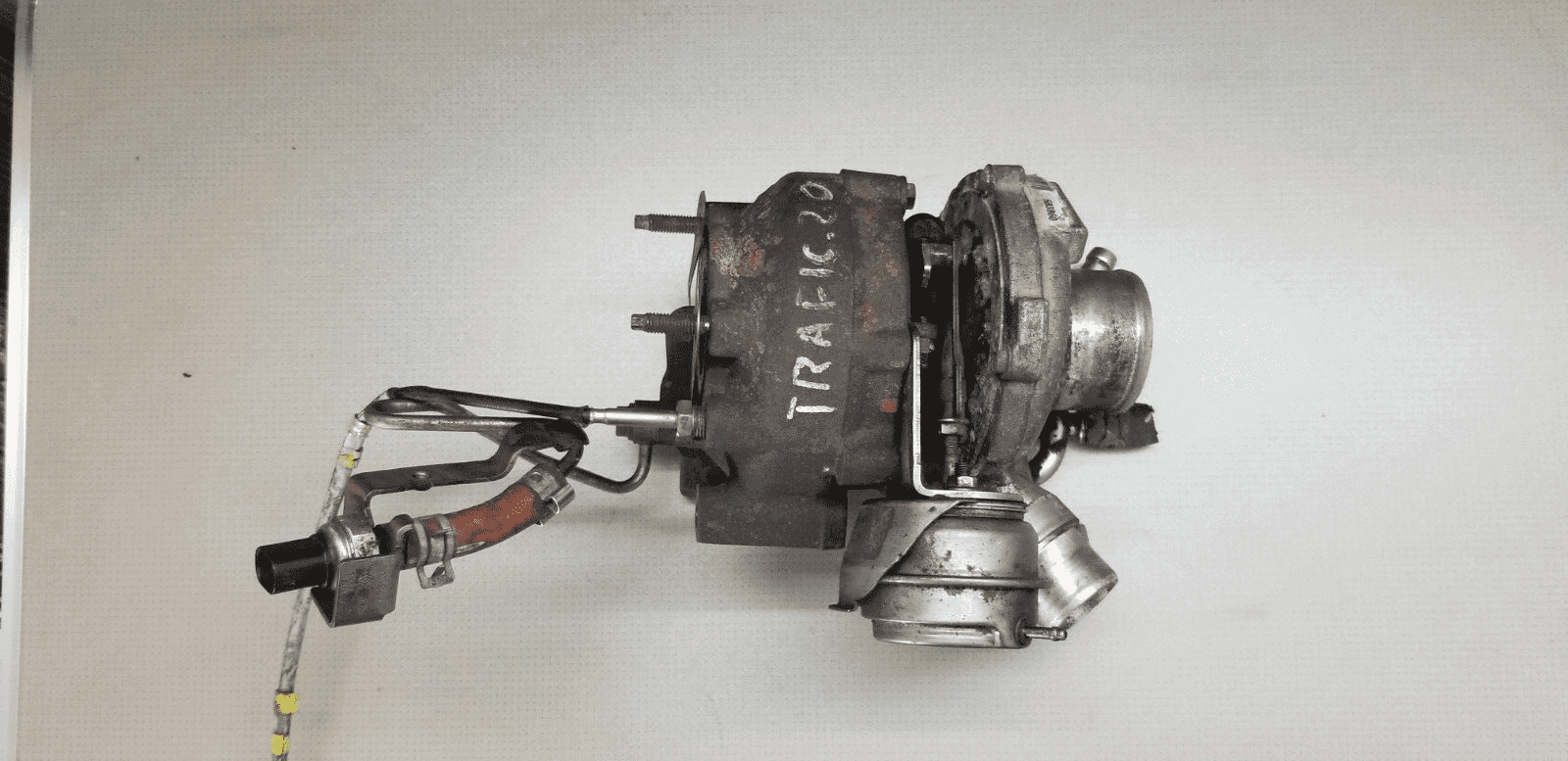 Renault Trafic 2.0 DCI turbocharger side profile