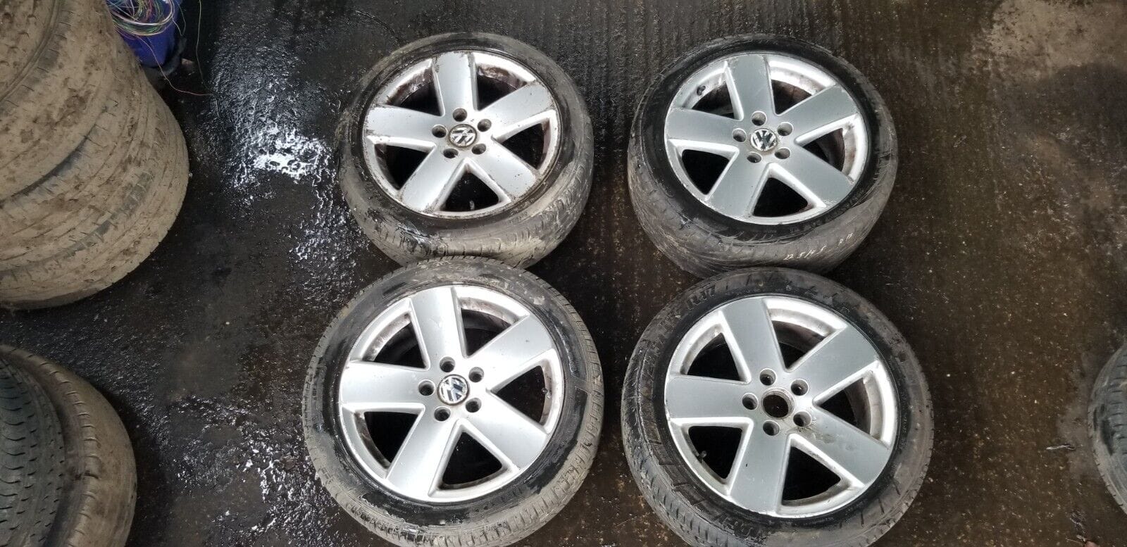 VW Passat B6 Alloy Wheels & Tyres 235 45 17" 3C0601025E