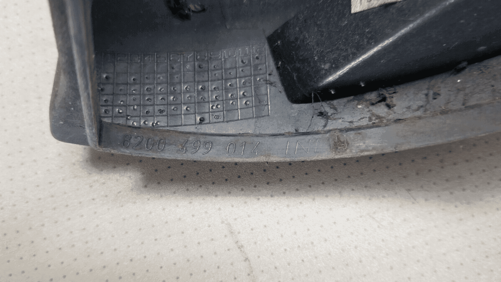 2012 RENAULT KANGOO REAR LEFT UPPER LIGHT COVER 8200499014 - Image 4