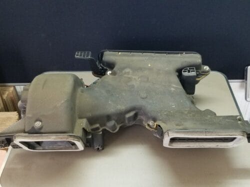 2012 Vauhall Vivaro pollen filter housing cab fan housing blower fan housing