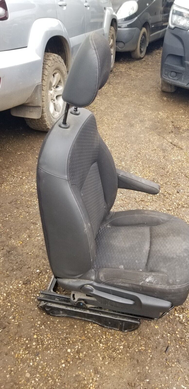 2014-2019 VIVARO TRAFIC X82 O/S/F RIGHT DRIVER SIDE FRONT SEAT - Image 11