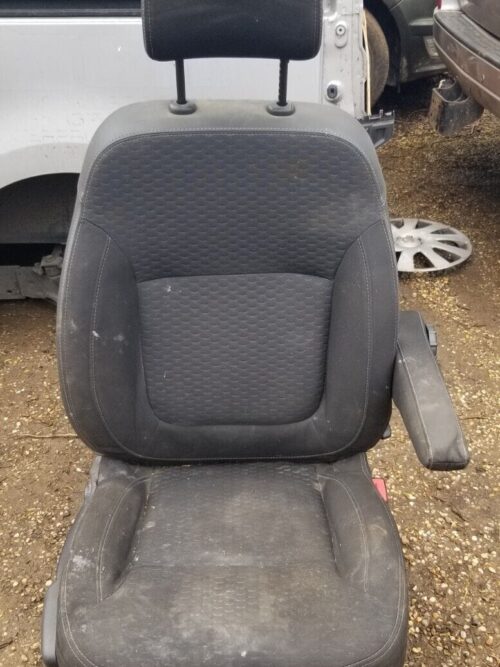 2014-2019 VIVARO TRAFIC X82 O/S/F RIGHT DRIVER SIDE FRONT SEAT