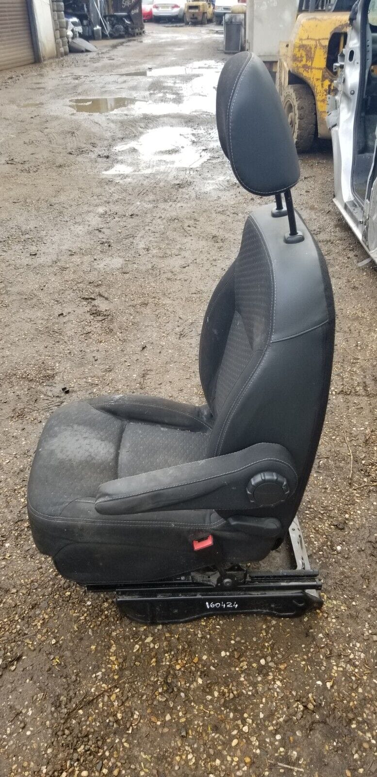 2014-2019 VIVARO TRAFIC X82 O/S/F RIGHT DRIVER SIDE FRONT SEAT - Image 10