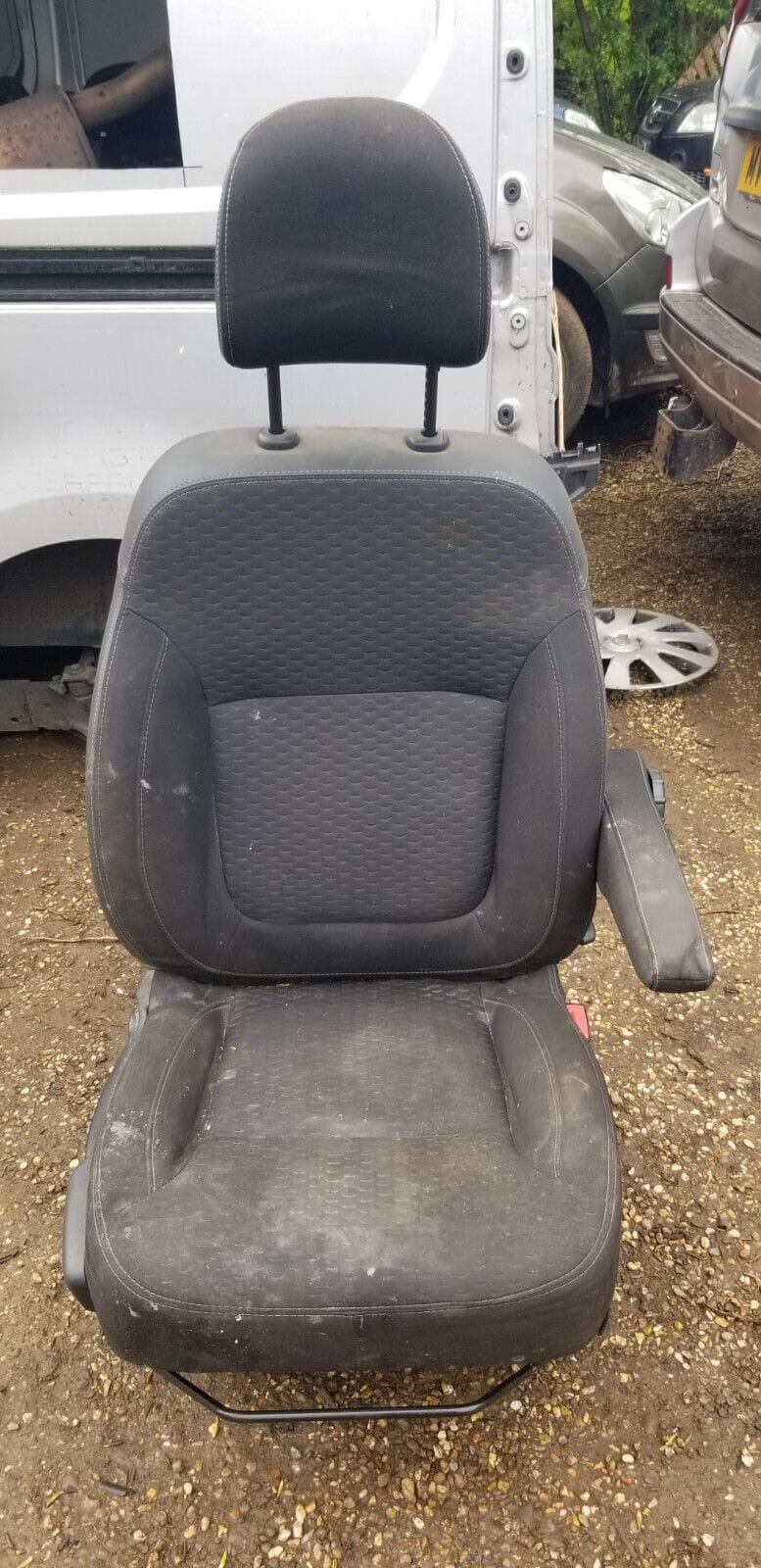 2014-2019 VIVARO TRAFIC X82 O/S/F RIGHT DRIVER SIDE FRONT SEAT