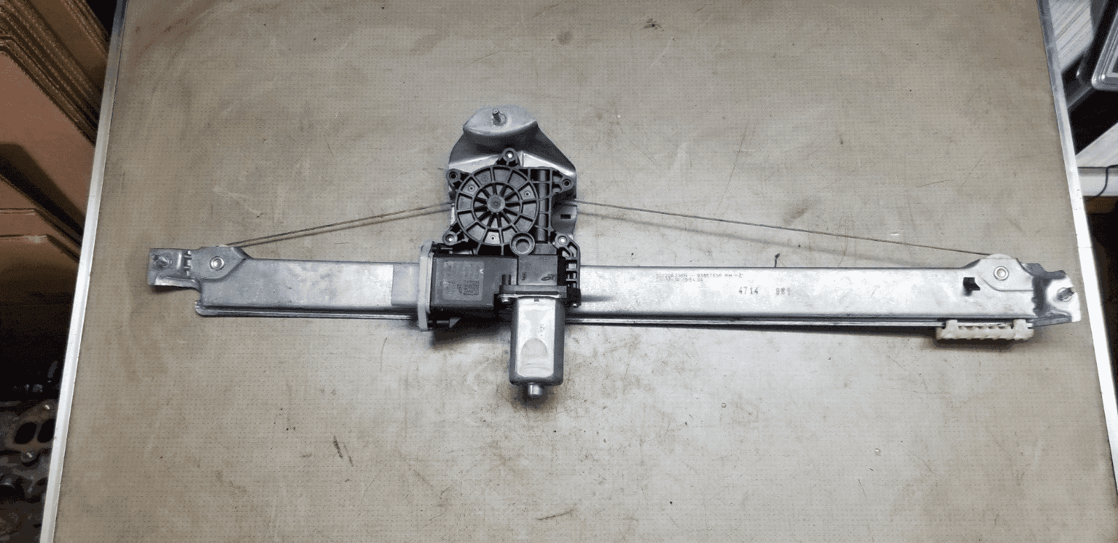 2015 RENAULT TRAFIC III WINDOW REGULATOR FRONT DRIVER ELECTRIC 807207538R - Image 4