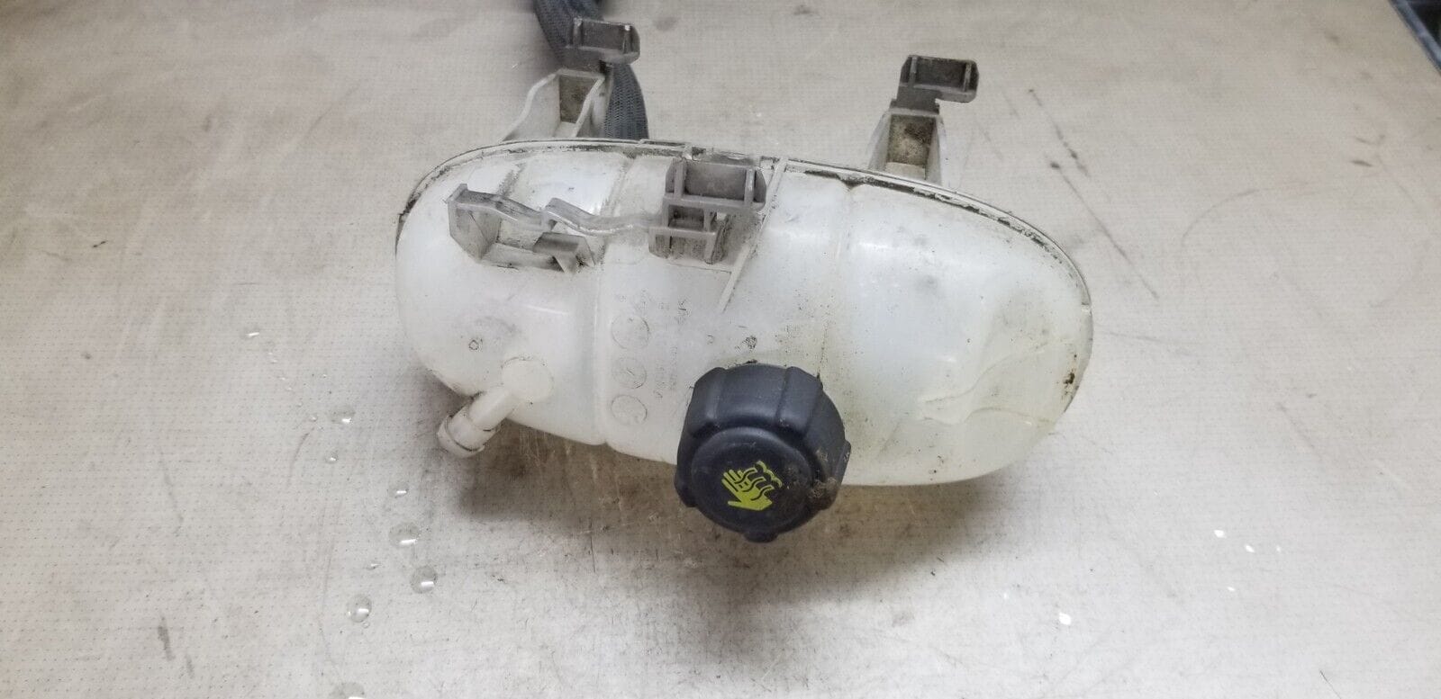 2016 Renault Trafic Van Coolant Expansion Bottle 217106703R