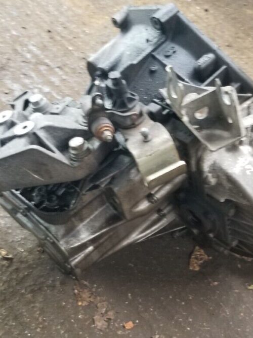 Rear view of 6-speed manual gearbox MLGU6 for Citroën Relay