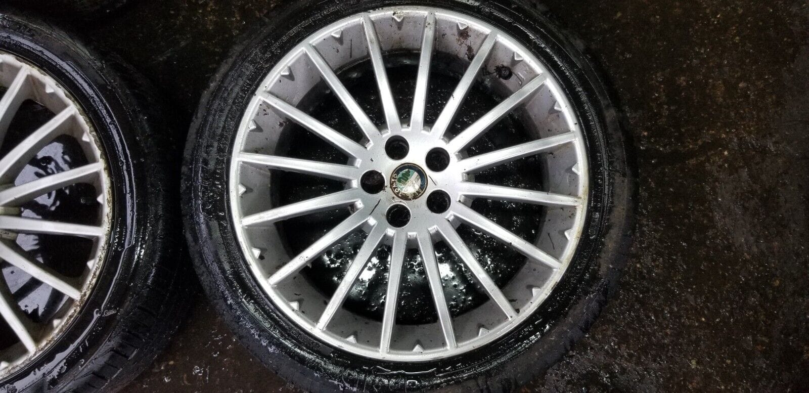 Alfa Romeo ALLOY wheelS & tyreS 5 stud 215/45/R17 7Jx17H2 - Image 4