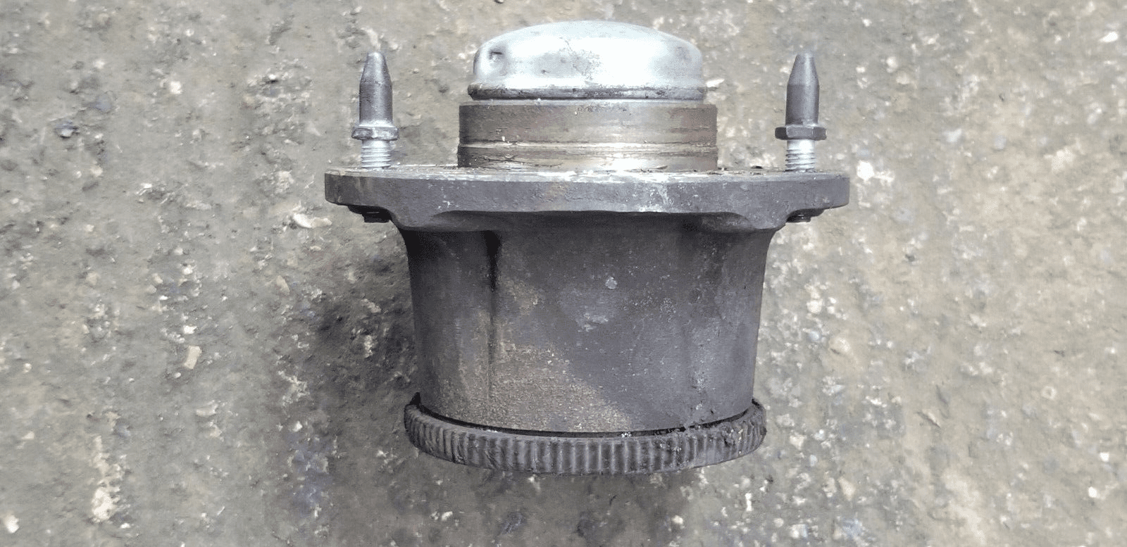 Rear wheel bearing hub side view for Citroen Relay 2017