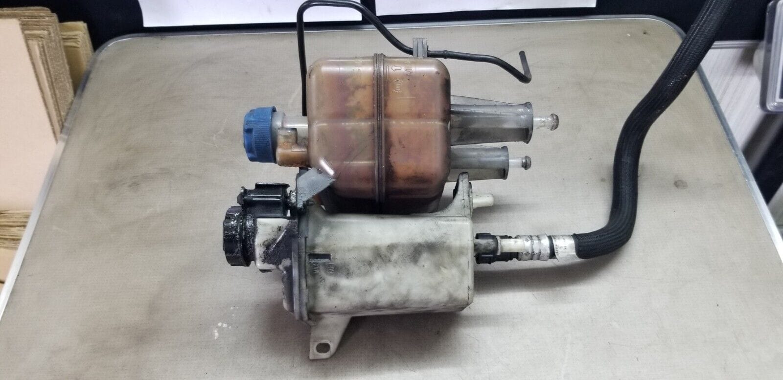 Citroen Relay Peugeot Boxer 2018 Coolant & Power Steering Reservoirs - Image 4