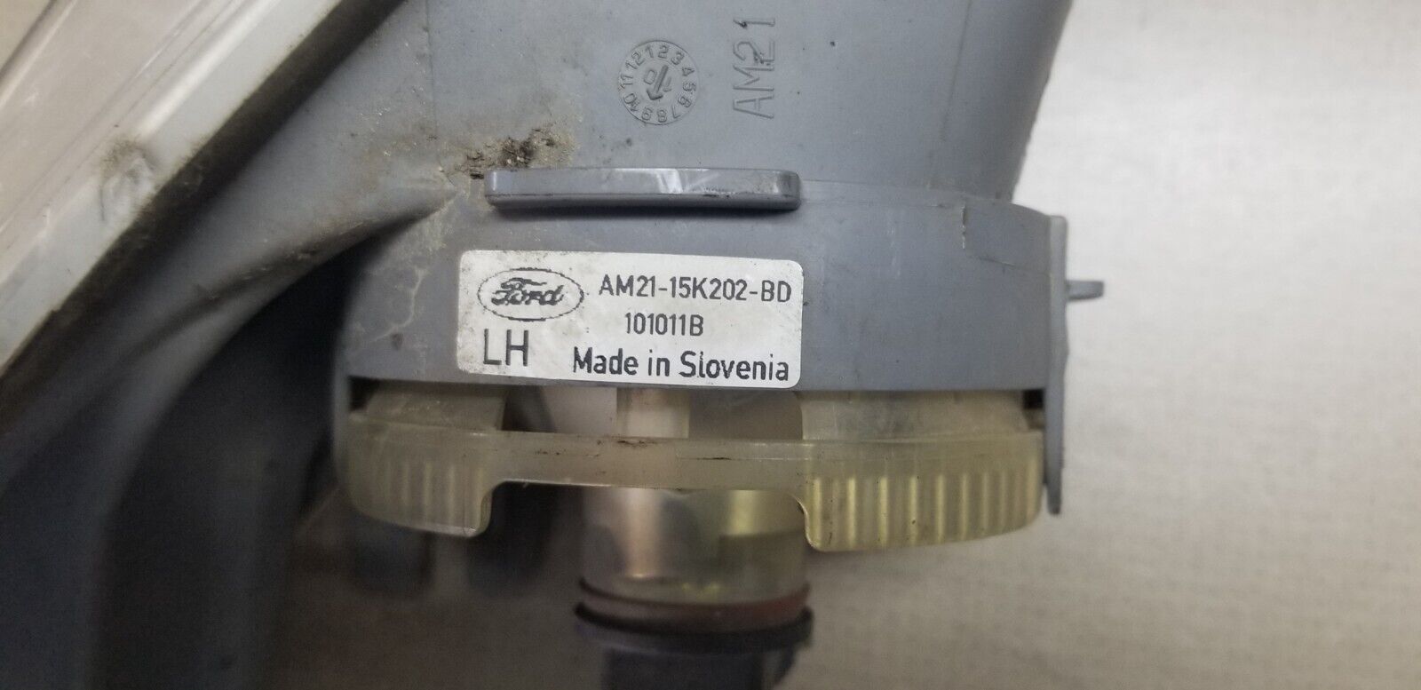 FORD GALAXY 11-15 PASSENGER SIDE FRONT N/S/F FOG LIGHT AM21-15K202-BD - Image 4