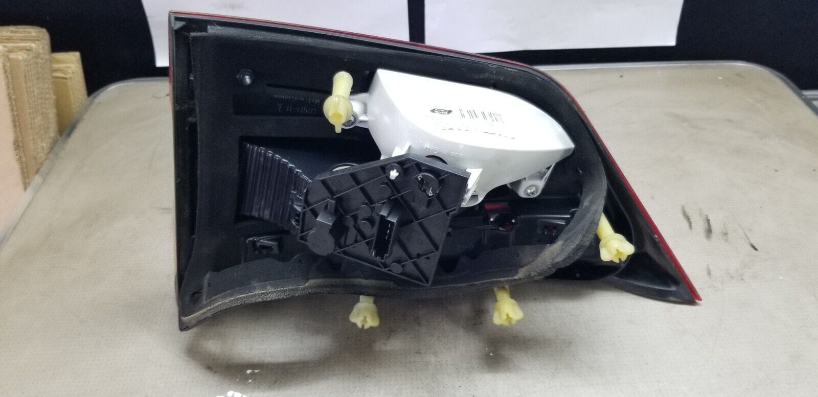 Ford Galaxy MK3 TDCI 2011 Rear/Tail Light On Tailgate (Passenger Side) |O - Image 3