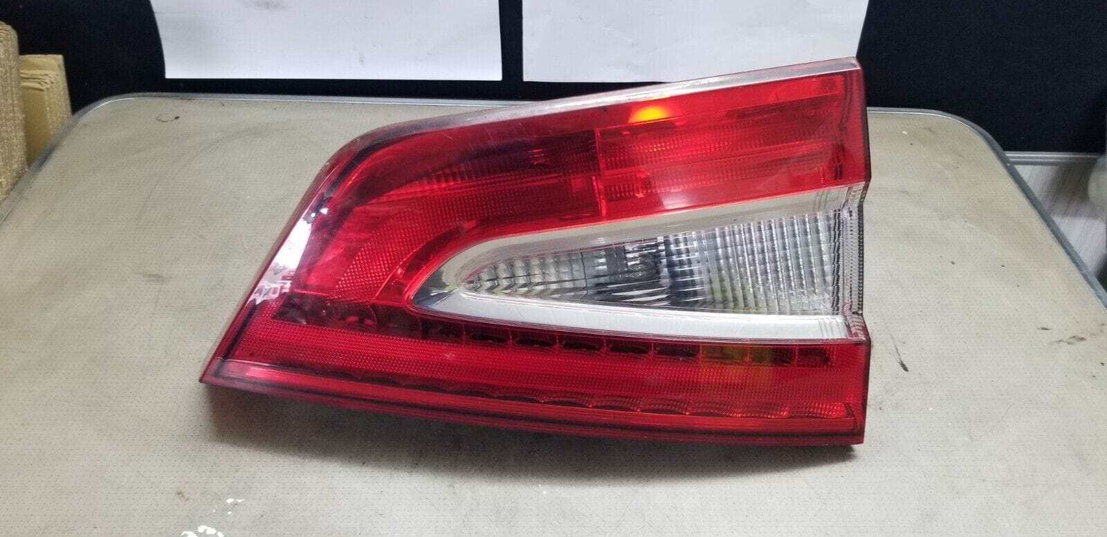 Ford Galaxy MK3 TDCI 2011 Rear/Tail Light On Tailgate (Passenger Side) |O