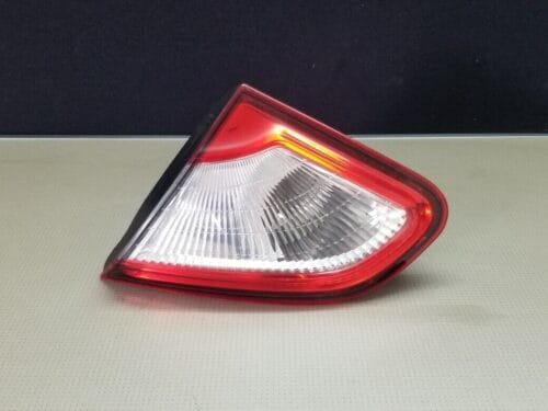 GENUINE NISSAN QASHQAI DRIVER SIDE REAR INNER LIGHT 2010-13