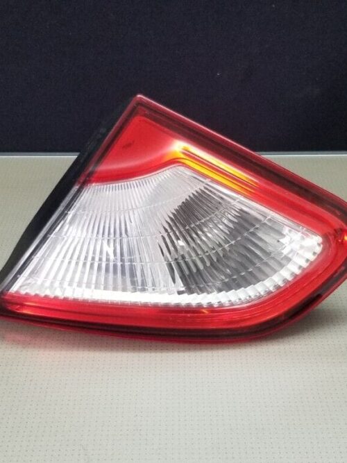 GENUINE NISSAN QASHQAI DRIVER SIDE REAR INNER LIGHT 2010-13