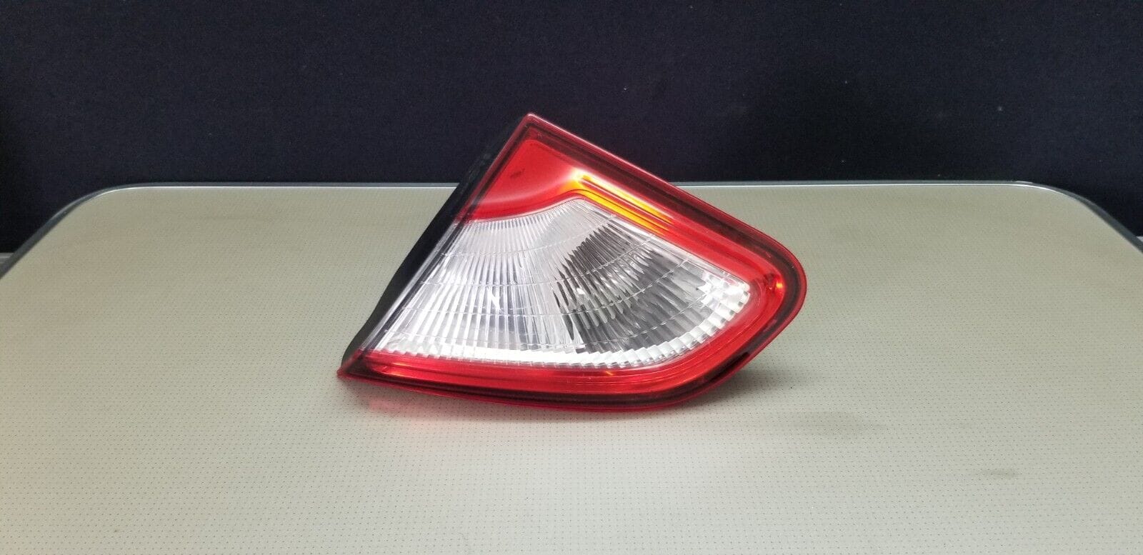 GENUINE NISSAN QASHQAI DRIVER SIDE REAR INNER LIGHT 2010-13
