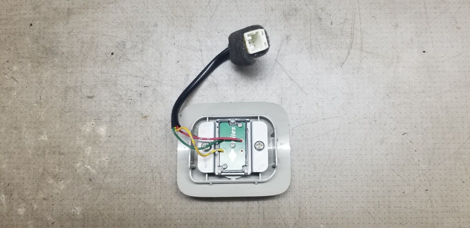 Genuine Nissan Qashqai J10 Panoramic Sunroof Blind Control Switch Button - Image 3