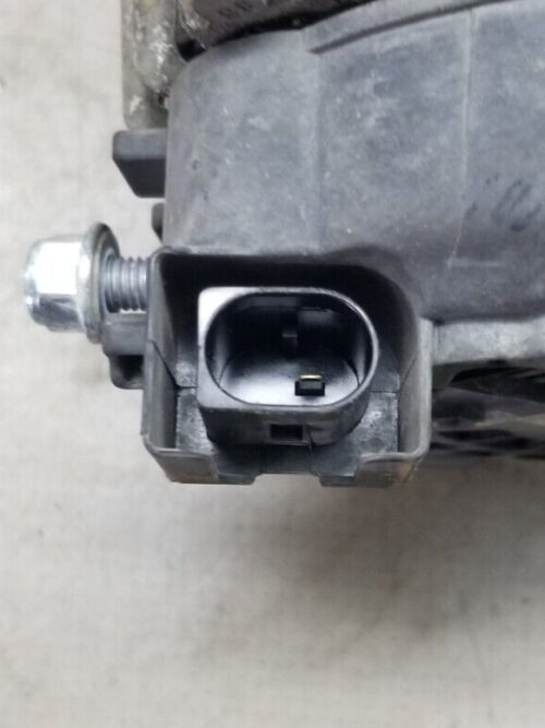 Genuine Mercedes-Benz E-Class alternator connectors