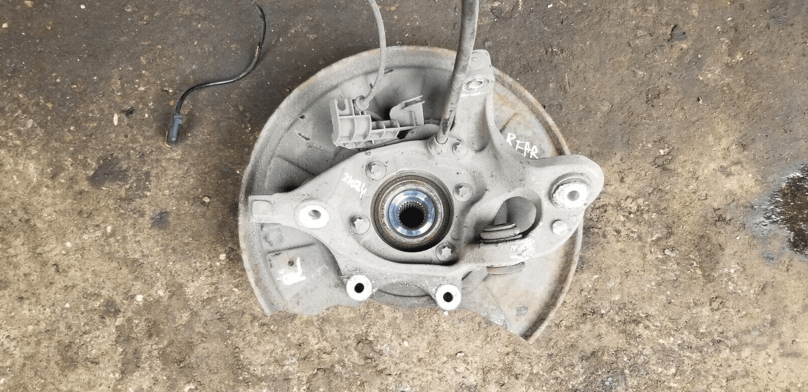 Mercedes Bebz E-ClassS 2015 W212 Passengers Rear Left Hub Assembly |O