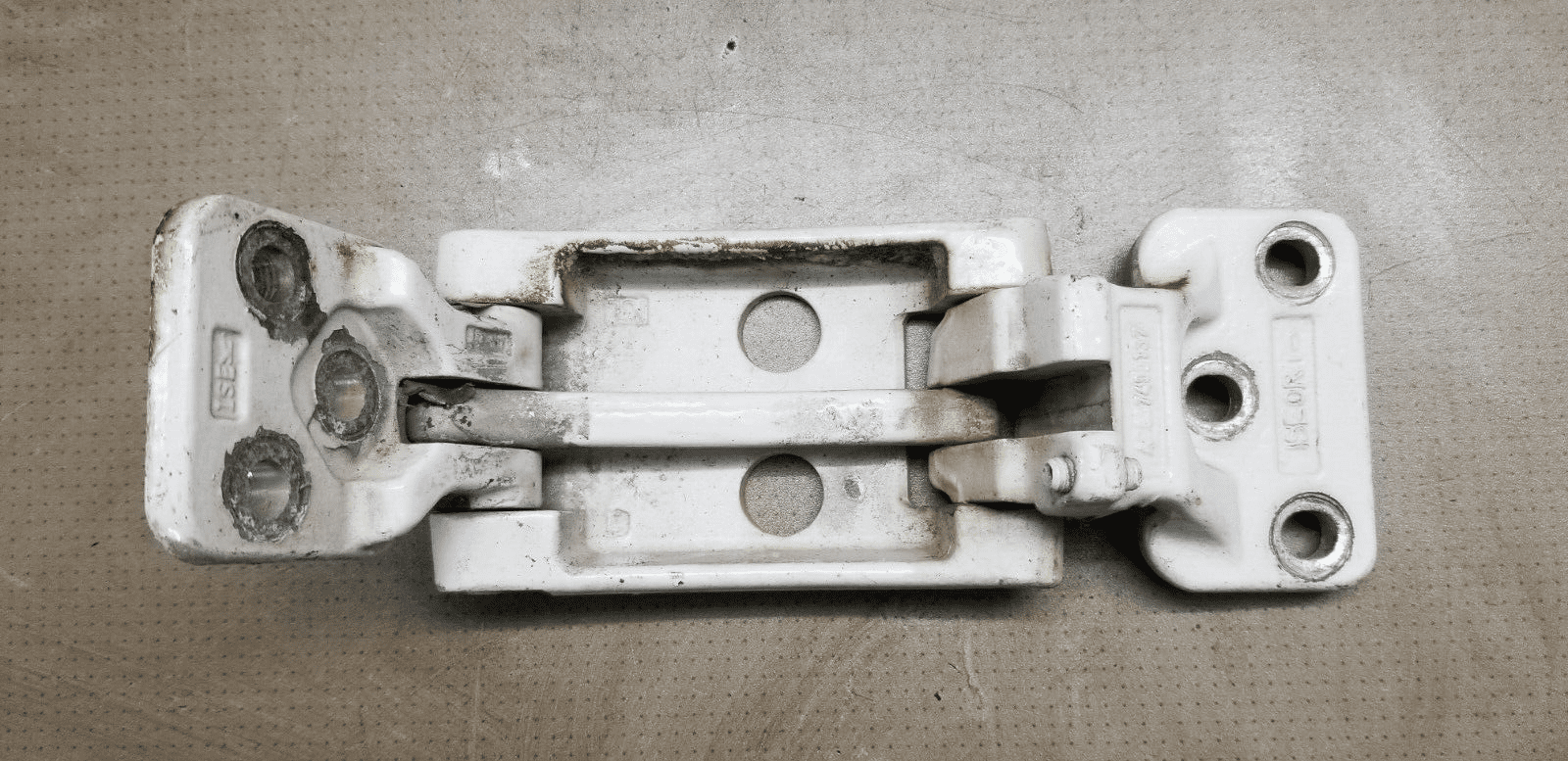 MERCEDES-BENZ SPRINTER 906 Rear Right Door Upper Hinge A9067400137 - Image 3