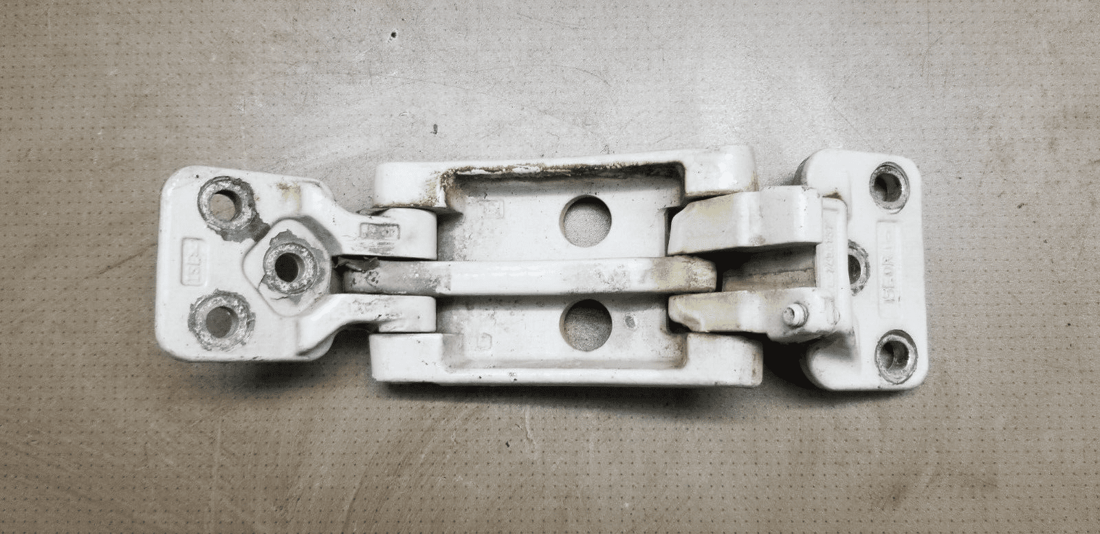 MERCEDES-BENZ SPRINTER 906 Rear Right Door Upper Hinge A9067400137 - Image 5