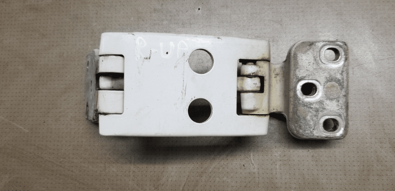 MERCEDES-BENZ SPRINTER 906 Rear Right Door Upper Hinge A9067400137