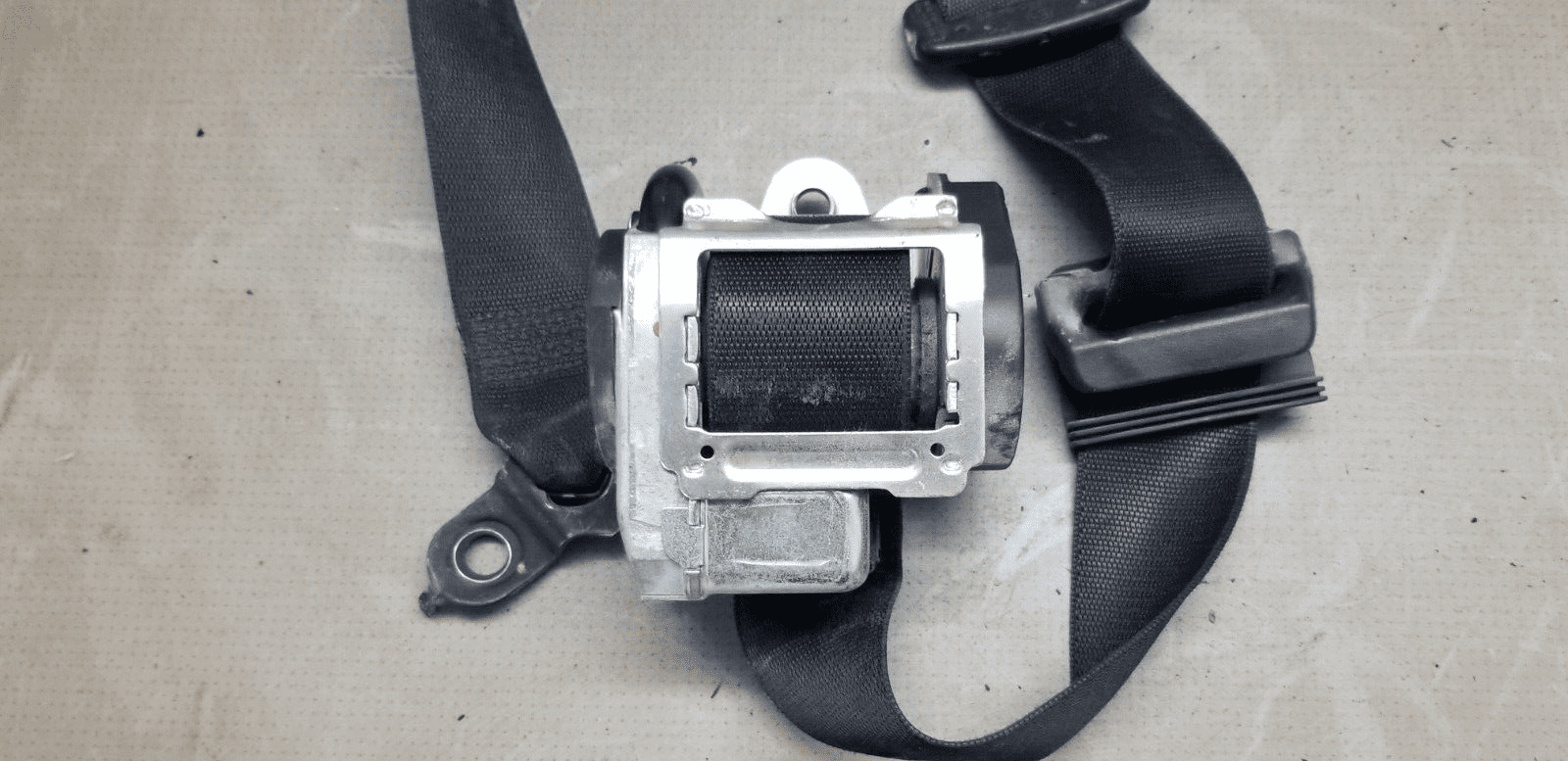 Mercedes Benz Sprinter W906 Front Left Seatbelt A9068600485 2015 - Image 5