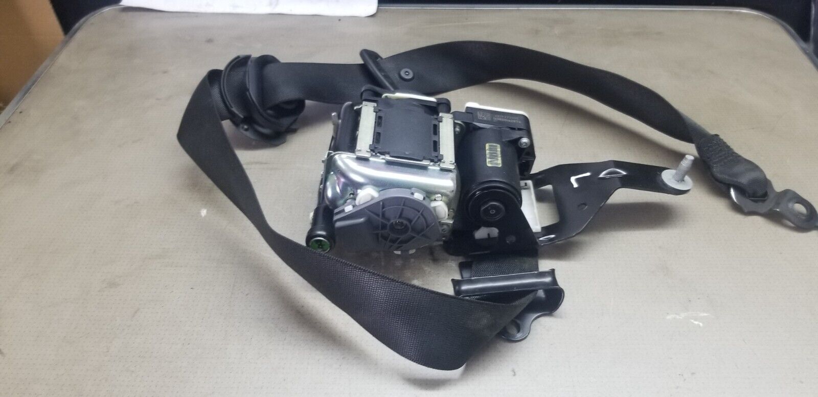 Mercedes E-Class W212 Facelift black seat belt front left OEM part