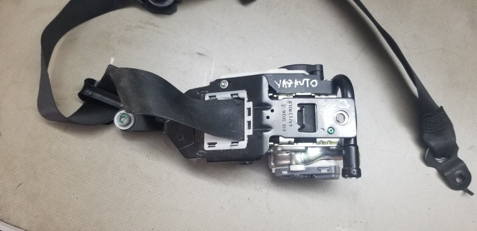 Genuine Mercedes-Benz W212 E-Class Facelift seat belt A2128600786