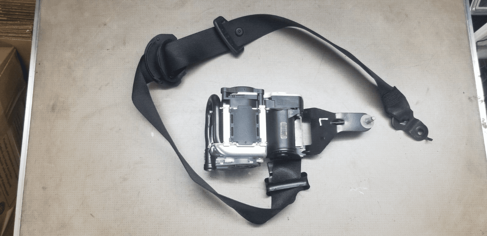 Used Mercedes-Benz W212 E-Class Facelift front left seat belt tested OEM