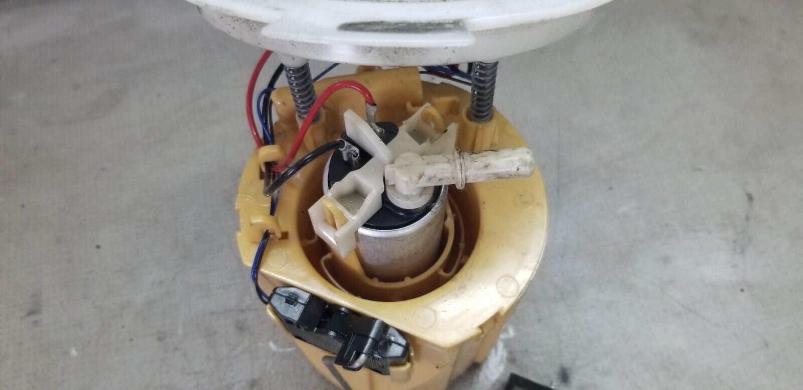 Mercedes W212 E-Class E300 genuine in-tank fuel pump A2124700194