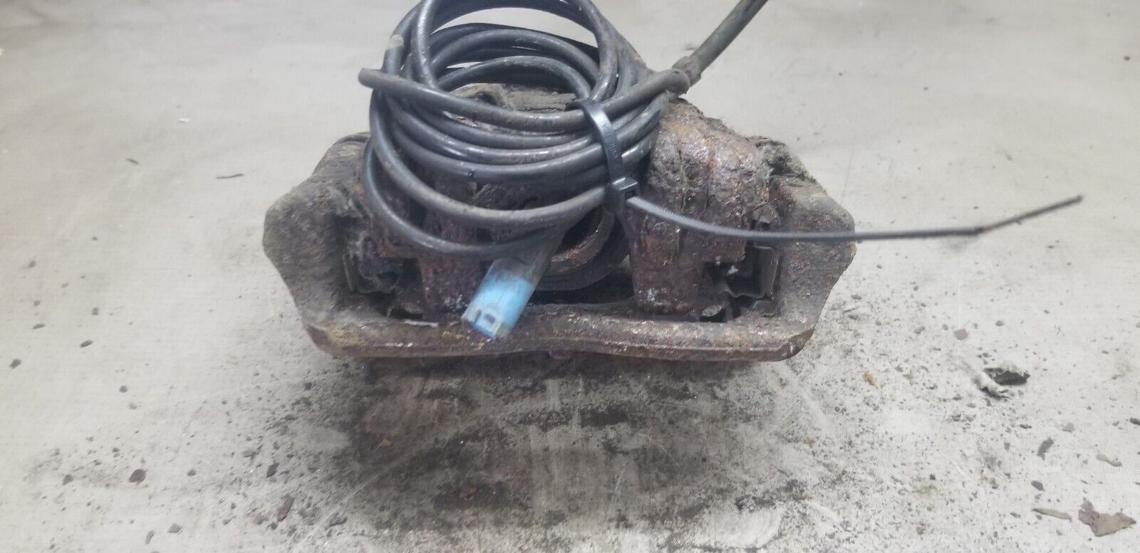 MERCEDES SPRINTER CRAFTER 2006 - 2016 PASSENGER LEFT NEAR SIDE REAR BRAKE CALIPE - Image 4