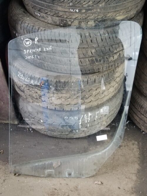 Mercedes Sprinter W906 / Crafter 2006-18 Front Door Right Side Window Glass