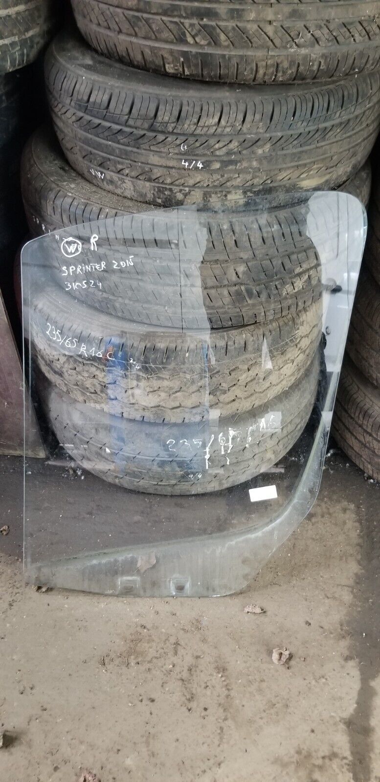 Mercedes Sprinter W906 / Crafter 2006-18 Front Door Right Side Window Glass