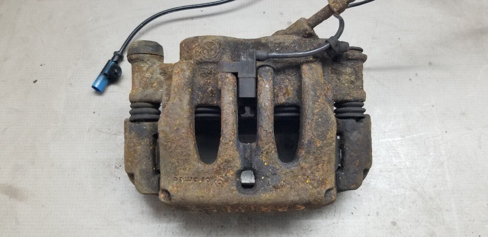 MERCEDES SPRINTER W906 RIGHT FRONT BRAKE CALIPER DRIVERS SIDE 2013 - Image 3