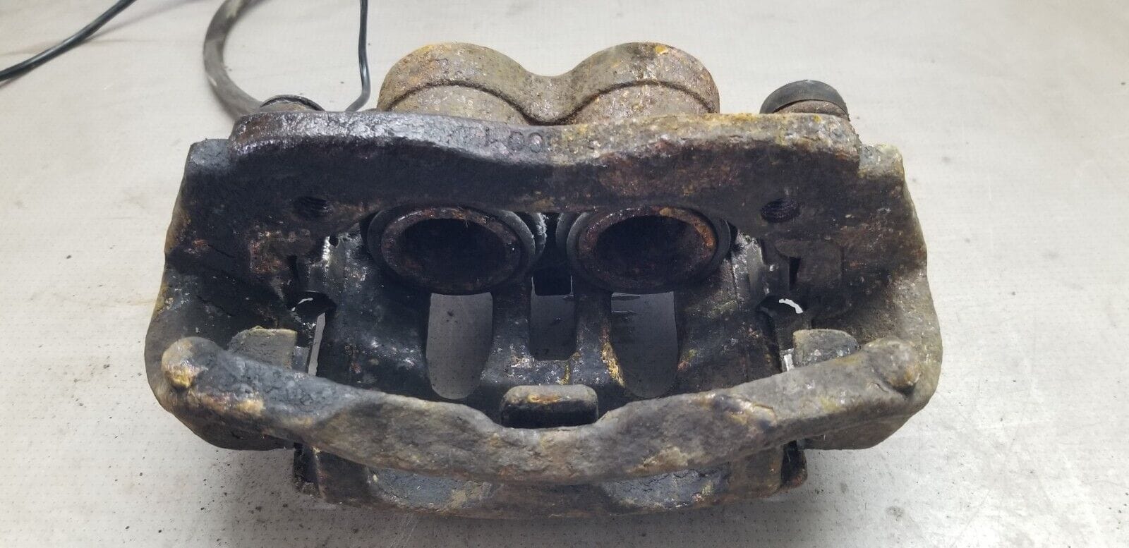 MERCEDES SPRINTER W906 RIGHT FRONT BRAKE CALIPER DRIVERS SIDE 2013 - Image 6