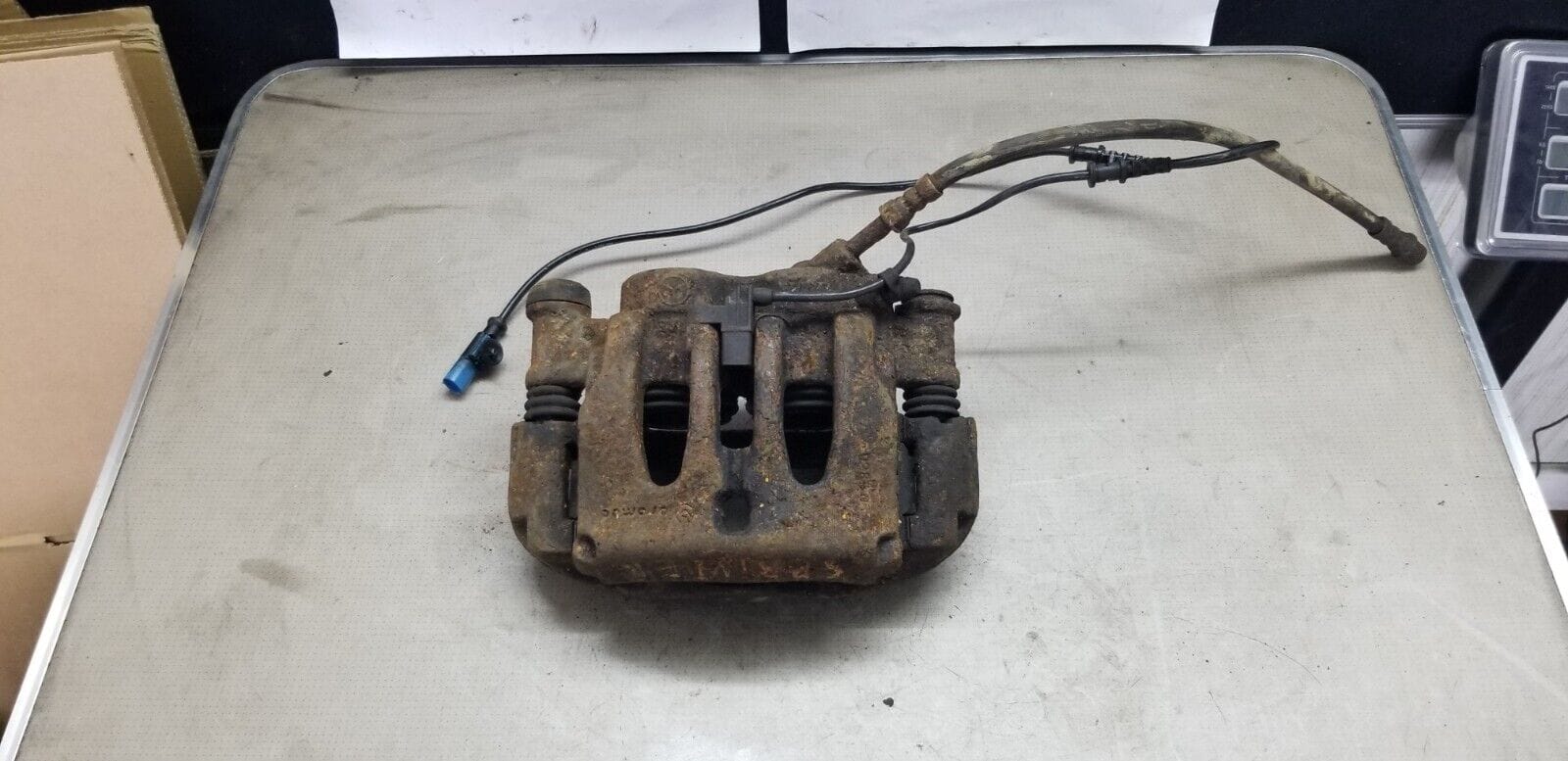 MERCEDES SPRINTER W906 RIGHT FRONT BRAKE CALIPER DRIVERS SIDE 2013