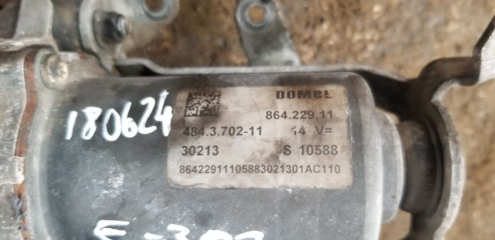 Genuine Mercedes-Benz W212 E300 Hybrid vacuum pump A0004302832