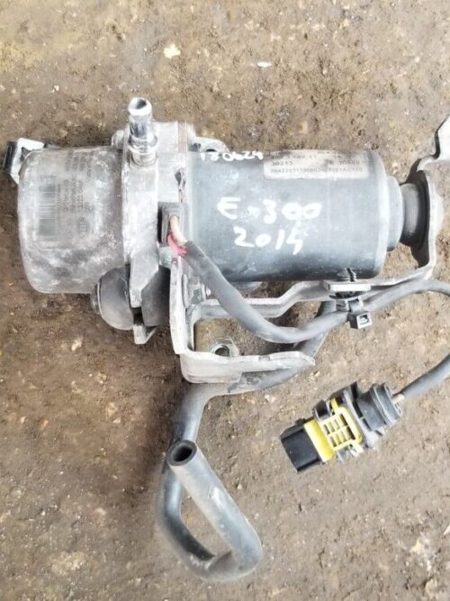 Mercedes E-Class W212 E300 2.1 Diesel Hybrid vacuum pump A0004302832