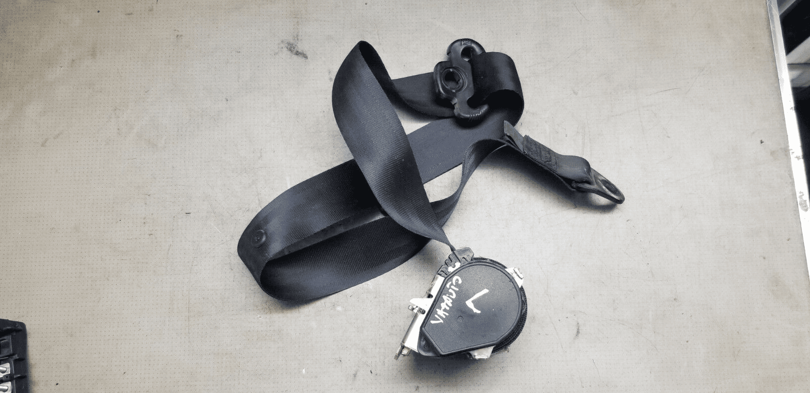 Peugeot Boxer 2014–2019 left front seat belt N/S/F 735521571