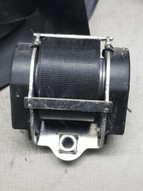 Close-up of Peugeot Boxer N/S/F seat belt mechanism 735521571