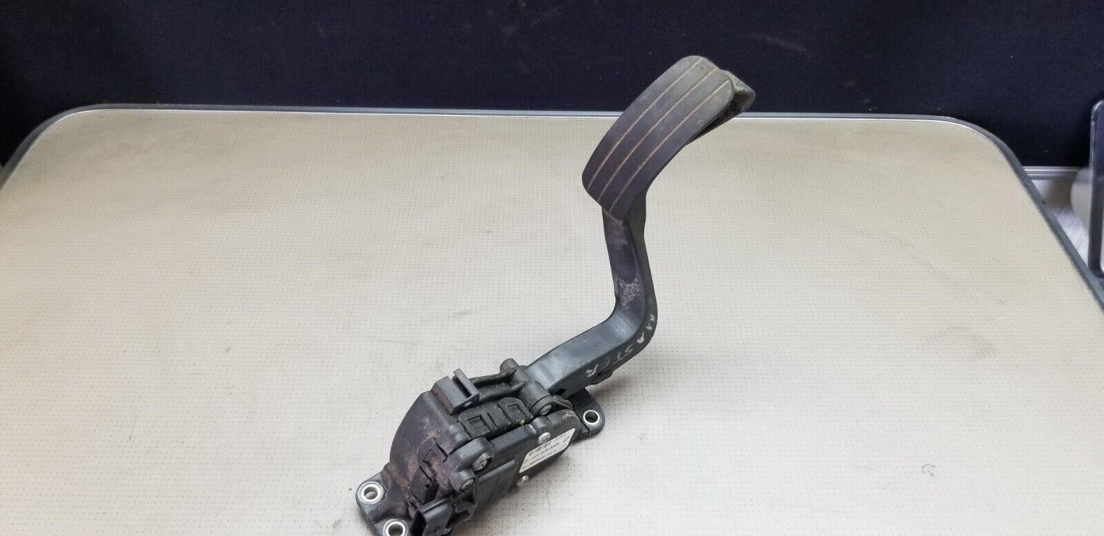 RENAULT MASTER THROTTLE ACCELERATOR PEDAL 2.3L Diesel 8200672371 10-23 - Image 4