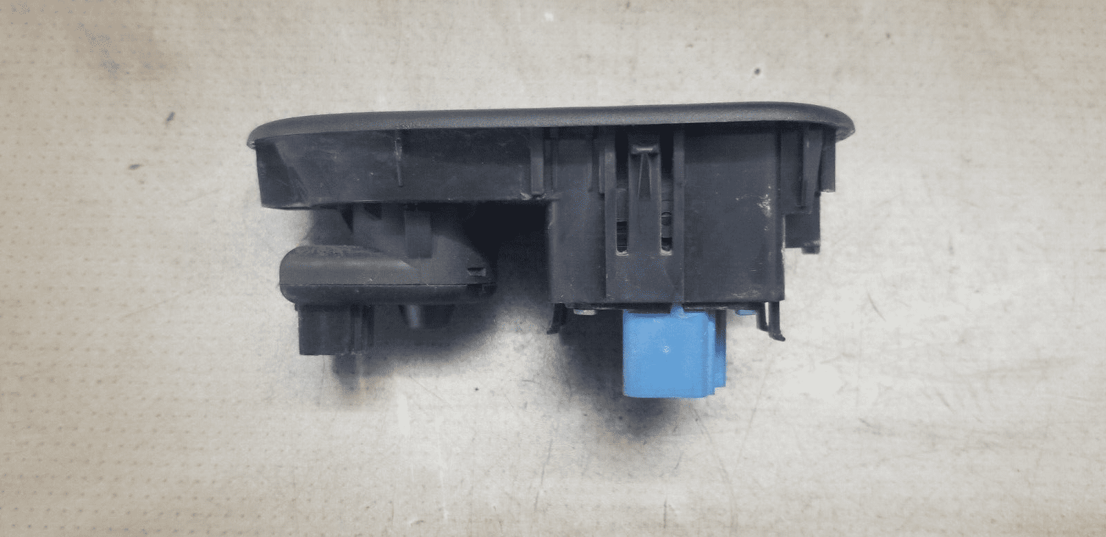 RENAULT MASTER WINDOW CONTROL SWITCH FRONT RIGHT 2.3L DSL MAN 2015 - Image 3