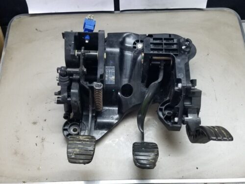 Renault Trafic Vivaro Nv300 14-19 Pedal Box 465104286R |O