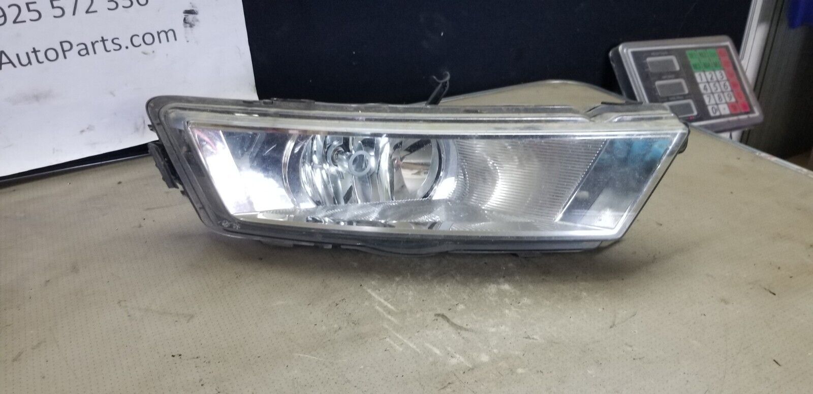 Skoda Rapid 2013 Fog Light Drivers Side Front 5JA941700 - Image 3