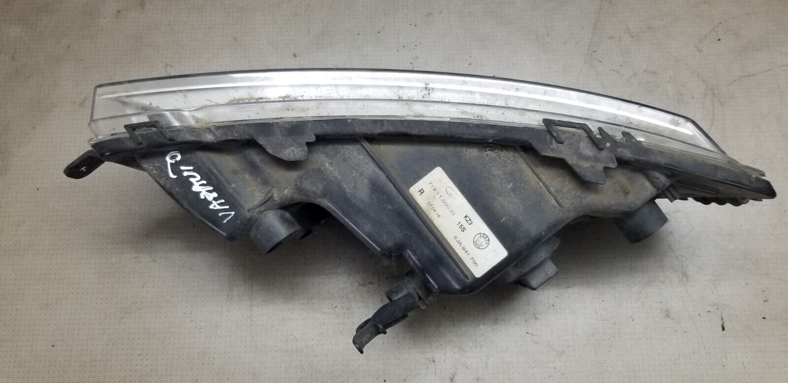 Skoda Rapid 2013 Fog Light Drivers Side Front 5JA941700 - Image 5